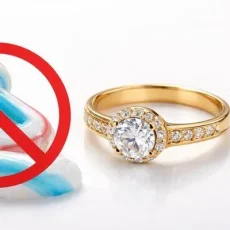 Почему не стоит чистить кольцо зубной пастой?